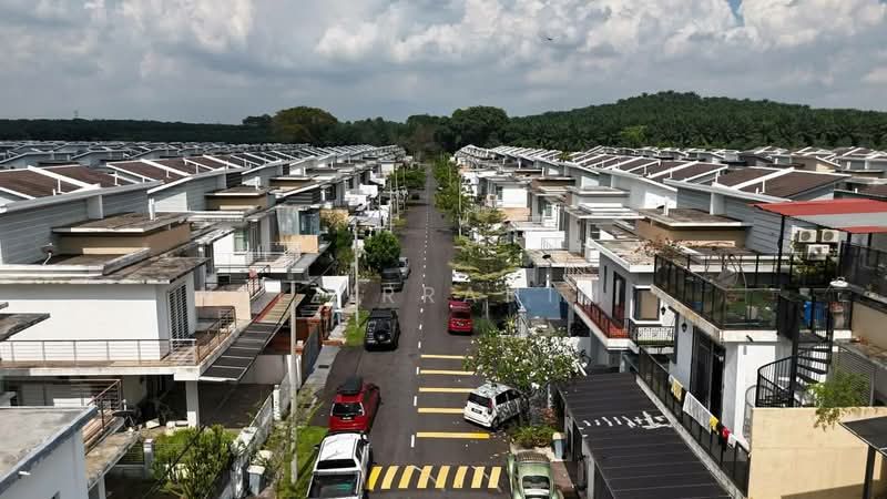 Semi-Detached House for Sale in Tanjong Duabelas (Selangor) - Azizirrahim . - Exterior - PropertyGuru.com.my