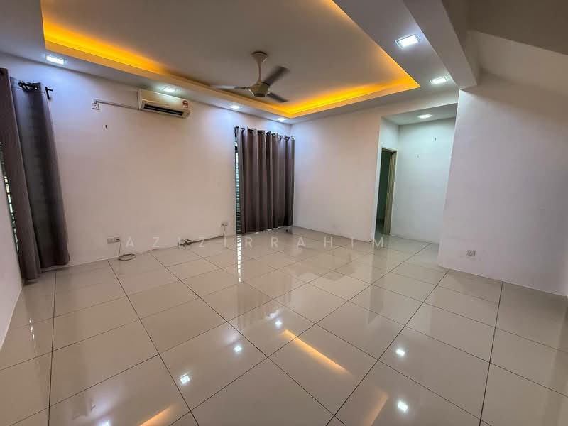Semi-Detached House for Sale in Tanjong Duabelas (Selangor) - Azizirrahim . - Living Room - PropertyGuru.com.my