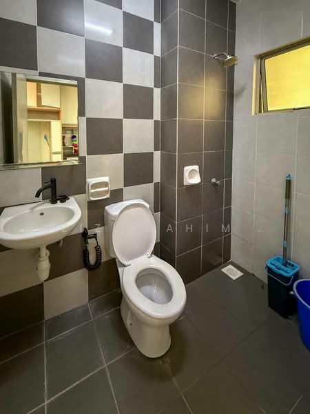 Semi-Detached House for Sale in Tanjong Duabelas (Selangor) - Azizirrahim . - Bathroom - PropertyGuru.com.my