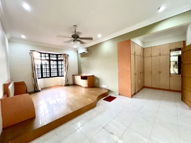 2-storey Terraced House for Sale in Taman Tampoi Indah (Tampoi) - Jessica Boey - Living Room - PropertyGuru.com.my