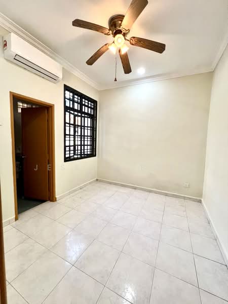 2-storey Terraced House for Sale in Taman Tampoi Indah (Tampoi) - Jessica Boey - Interior - PropertyGuru.com.my