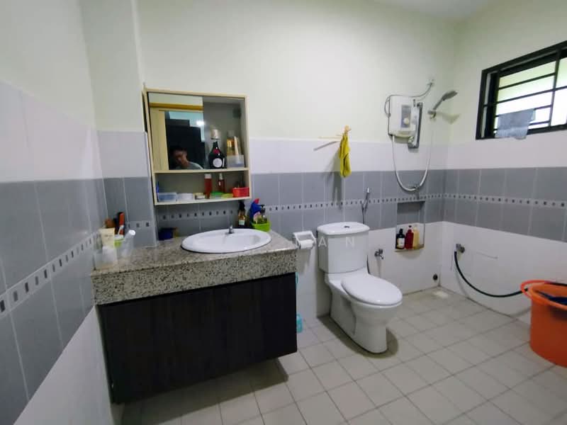 Semi-Detached House for Sale in Taman Nusa Idaman (Iskandar Puteri (Nusajaya)) - Sky Tan - Bathroom - PropertyGuru.com.my
