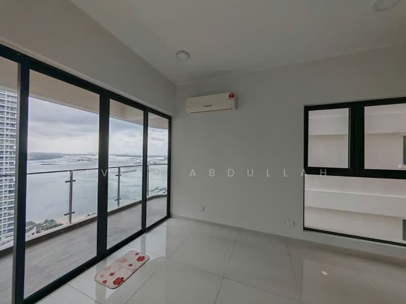 Condominium for Sale at Amberside @ Country Garden Danga Bay - Vivian Abdullah - Balcony - PropertyGuru.com.my