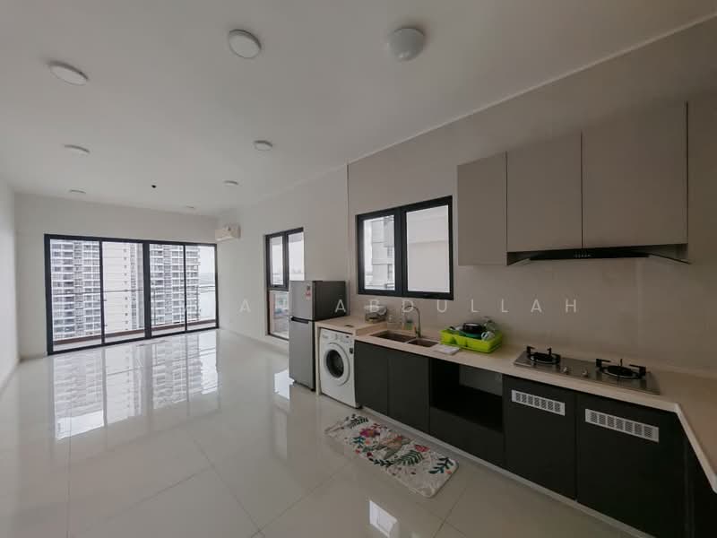 Condominium for Sale at Amberside @ Country Garden Danga Bay - Vivian Abdullah - Kitchen - PropertyGuru.com.my