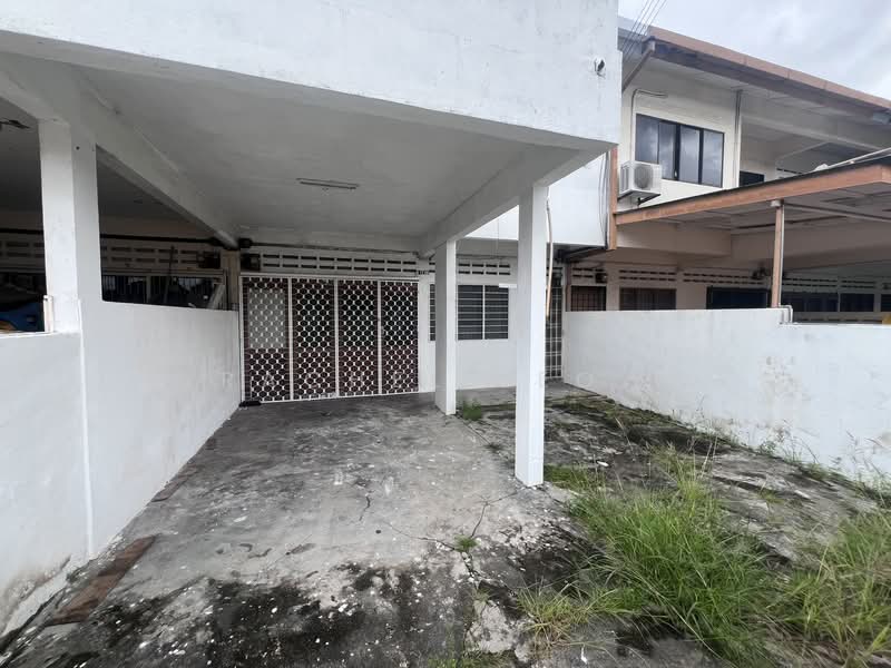 2-storey Terraced House for Sale in Taman Haji Ahmad (Kuantan) - Rachel Leow - Exterior - PropertyGuru.com.my