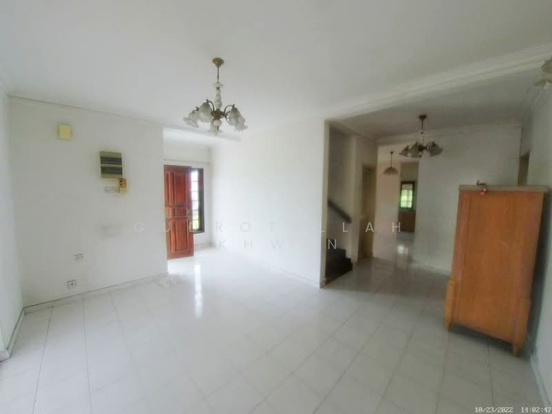 Semi-Detached House for Sale in Bandar Tun Hussein Onn (Cheras) - Gudrotullah Ikhwan - Living Room - PropertyGuru.com.my