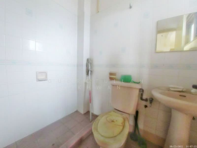 Semi-Detached House for Sale in Bandar Tun Hussein Onn (Cheras) - Gudrotullah Ikhwan - Bathroom - PropertyGuru.com.my