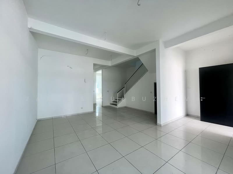 2-storey Terraced House for Sale in Kajang 2 (Kajang) - Zarema Kulbuzheva - Living Room - PropertyGuru.com.my