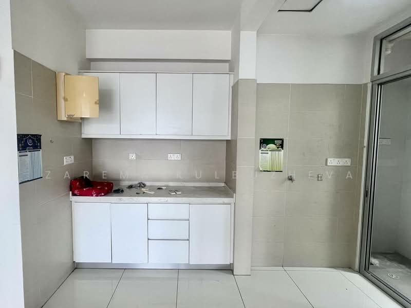 Condominium for Sale at Midfields 2 - Zarema Kulbuzheva - Kitchen - PropertyGuru.com.my