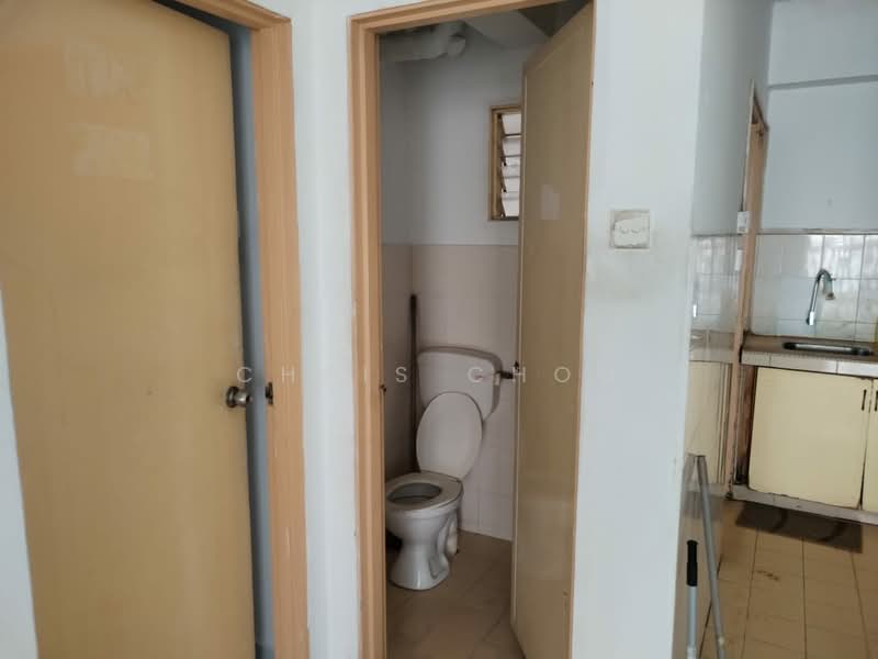 Apartment for Sale at Plaza Indah Apartment - Chris Choo - Bathroom - PropertyGuru.com.my
