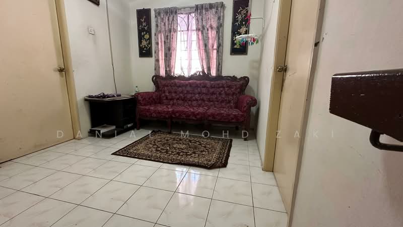 Bandar Puteri Jaya untuk Untuk Dijual - RM 315,000, Feb 2026 - Living Room - PropertyGuru.com.my