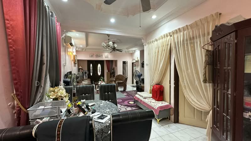 Bandar Puteri Jaya untuk Untuk Dijual - RM 315,000, Feb 2026 - Living Room - PropertyGuru.com.my