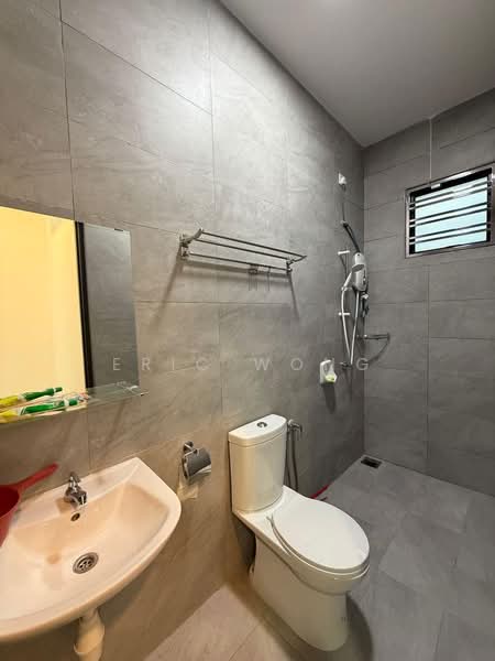 Kulai Taman Tropika untuk Untuk Dijual - RM 850,000, Apr 2026 - Bathroom - PropertyGuru.com.my