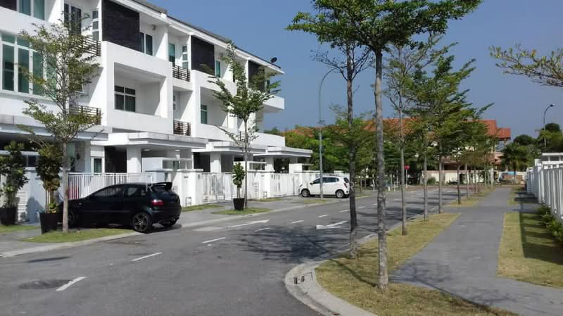3-storey Terraced House for Sale in Shah Alam (Selangor) - Reena Sarif - Exterior - PropertyGuru.com.my