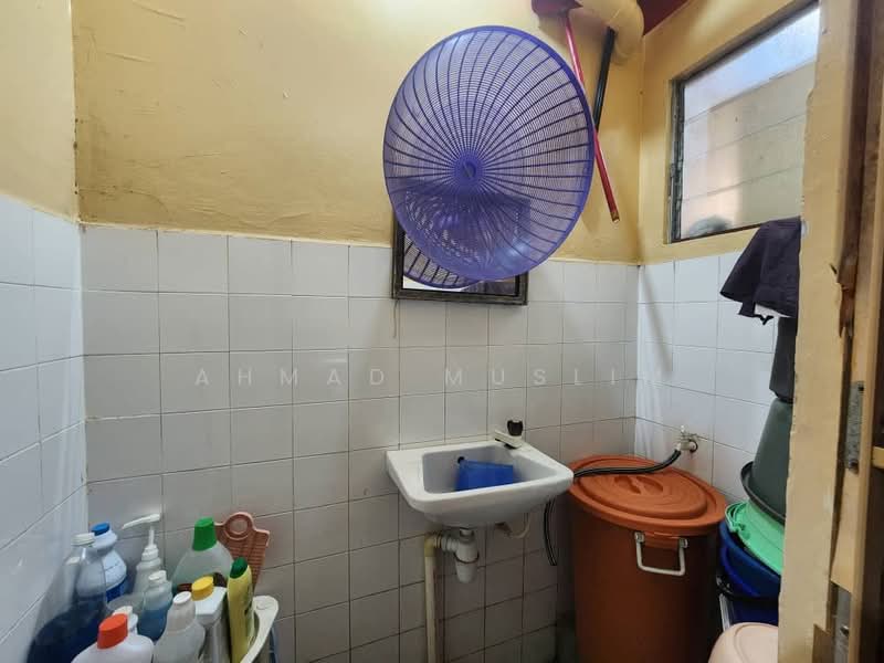 Apartment for Sale at Pangsapuri Pendamar A - Ahmad Muslim - Bathroom - PropertyGuru.com.my