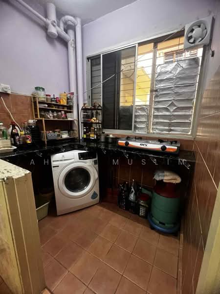 Apartment for Sale at Pangsapuri Saraka - Ahmad Muslim - Kitchen - PropertyGuru.com.my