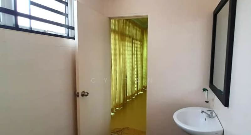 2.5-storey Terraced House for Rent in Butterworth (Penang) - CY Tan - Bathroom - PropertyGuru.com.my