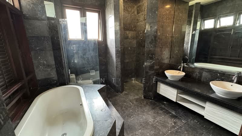 Bungalow for Sale in Seksyen U1 (Glenmarie) - Kent Tee - Bathroom - PropertyGuru.com.my