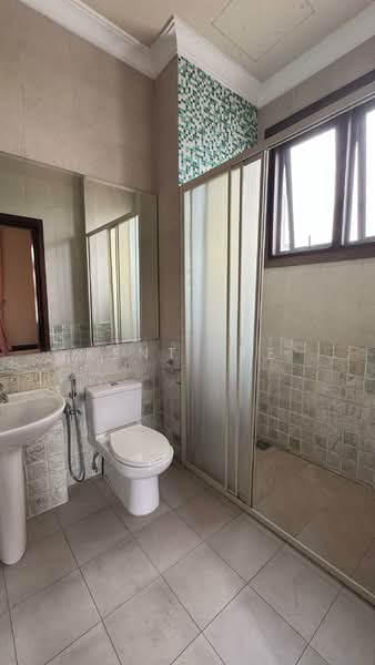 Bungalow for Sale in Seksyen U1 (Glenmarie) - Kent Tee - Bathroom - PropertyGuru.com.my