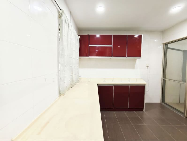 2-storey Terraced House for Sale in Taman Pinggiran Usj (Subang Jaya) - Tengku Zairi - Kitchen - PropertyGuru.com.my