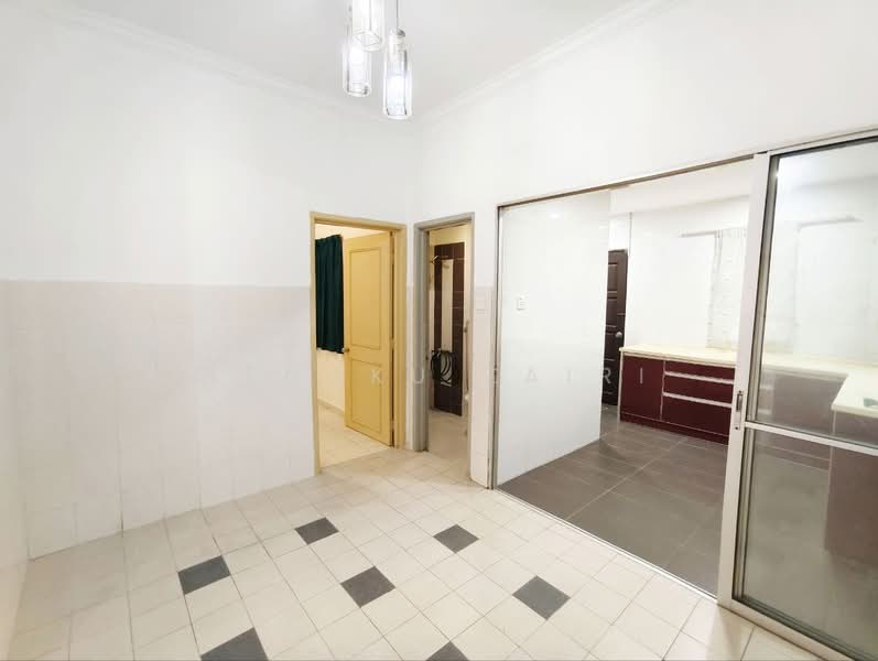 2-storey Terraced House for Sale in Taman Pinggiran Usj (Subang Jaya) - Tengku Zairi - Interior - PropertyGuru.com.my