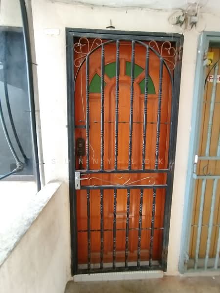 Desa Permai Indah Flat untuk Untuk Dijual - RM 128,000, Feb 2026 - Entrance - PropertyGuru.com.my