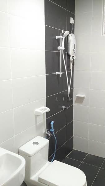 Apartment for Sale at Nusa Heights (Nusa Puncak) - Vic Lim - Bathroom - PropertyGuru.com.my