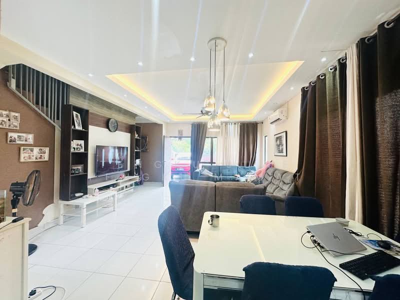 Corner Lot Jalan Setia Permai, Setia Alam untuk Untuk Dijual - RM 900,000, Apr 2026 - Living Room - PropertyGuru.com.my