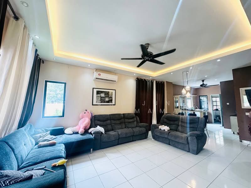 Corner Lot Jalan Setia Permai, Setia Alam untuk Untuk Dijual - RM 900,000, Apr 2026 - Living Room - PropertyGuru.com.my