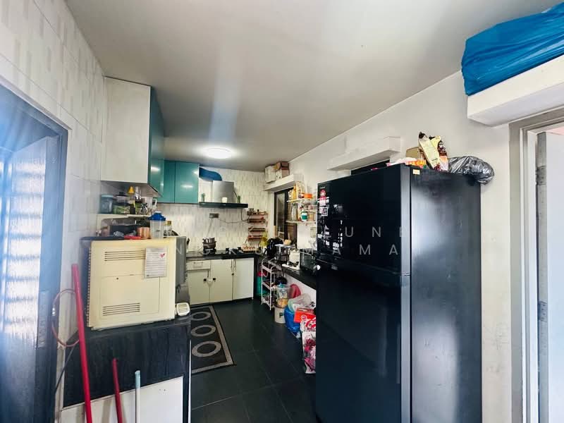 Corner Lot Jalan Setia Permai, Setia Alam untuk Untuk Dijual - RM 900,000, Apr 2026 - Kitchen - PropertyGuru.com.my