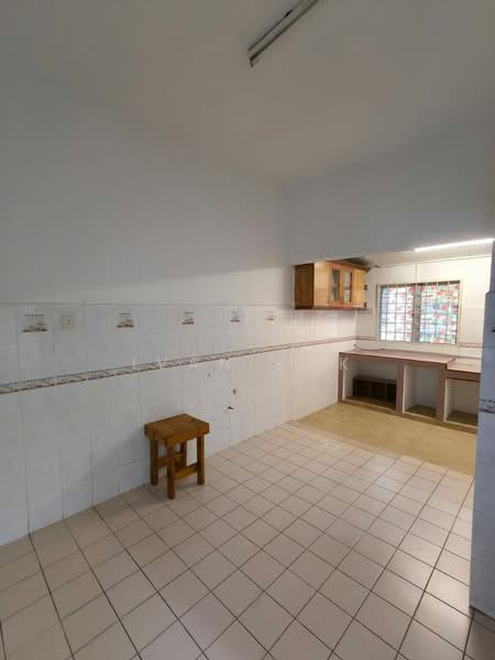 2-storey Terraced House for Rent in Taman TTDI Jaya (Shah Alam) - Ivan Kok - Kitchen - PropertyGuru.com.my