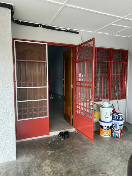 1-storey Terraced House for Rent in Kelana Jaya (Petaling Jaya) - Ivan Kok - Entrance - PropertyGuru.com.my