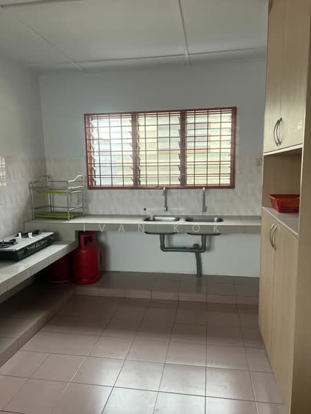 1-storey Terraced House for Rent in Kelana Jaya (Petaling Jaya) - Ivan Kok - Kitchen - PropertyGuru.com.my