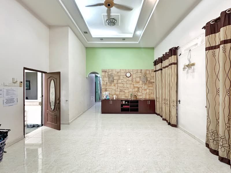 Semi-Detached House for Sale in Taman Desa Bestari (Sepang) - Arif MS - Living Room - PropertyGuru.com.my