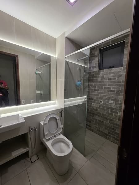 Kondominium untuk Disewa di Queens Residences Q1 @ Queens Waterfront - Desmond Low - Bathroom - PropertyGuru.com.my