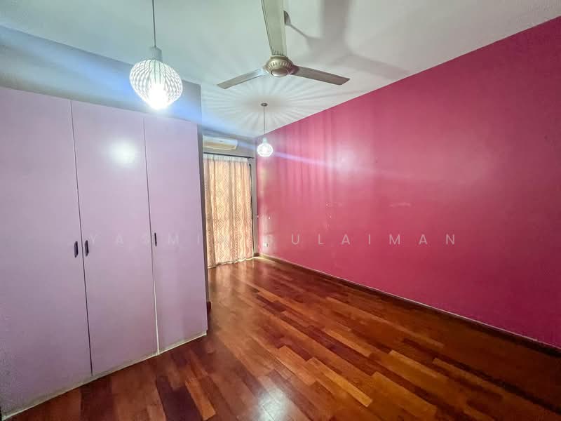 3-storey Terraced House for Sale in Alam Damai (Cheras) - Yasmin Sulaiman - Bedroom - PropertyGuru.com.my