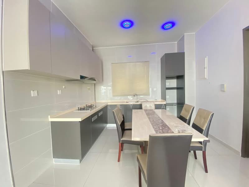 Amberside @ Country Garden Danga Bay untuk Untuk Disewa - RM 3,000 /bulan, Mac 2026 - Kitchen - PropertyGuru.com.my