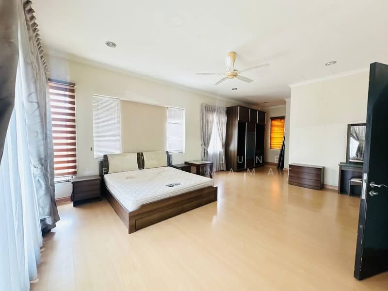 SemiD 2.5 Storey Puncak Bangi Seksyen 6 Bandar Baru Bangi untuk Untuk Dijual - RM 1,650,000, Mac 2026 - Bedroom - PropertyGuru.com.my