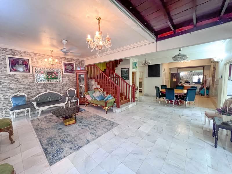 CORNER LOT Double Storey Terrace Alam Damai untuk Untuk Dijual - RM 1,790,000, Feb 2026 - Living Room - PropertyGuru.com.my