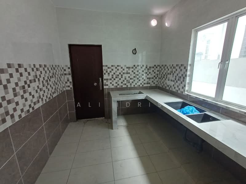 Semi-Detached House for Sale in Bandar Teknologi Kajang (Kajang) - Ali Idris - Kitchen - PropertyGuru.com.my