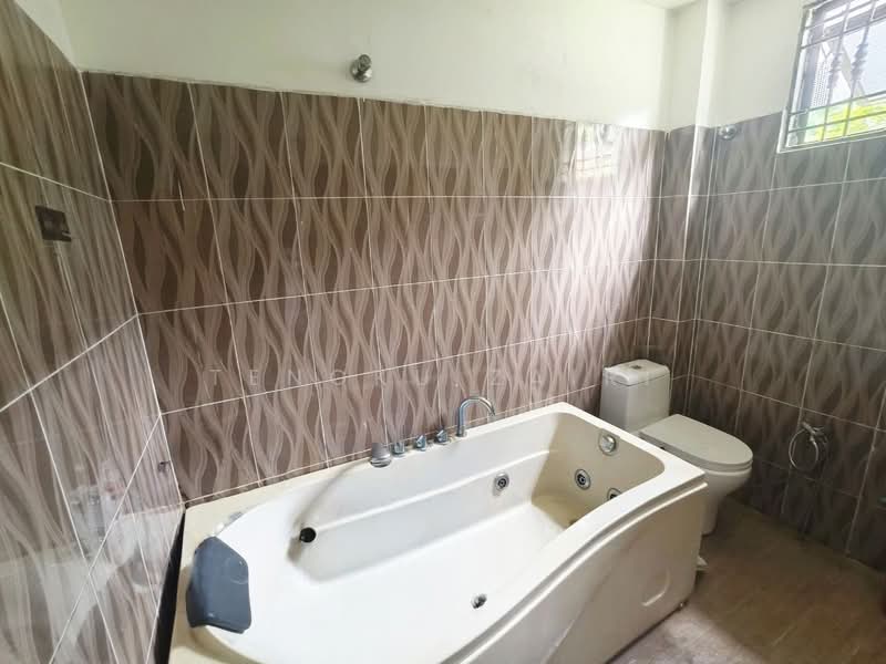 2-storey Terraced House for Sale in Subang Jaya (Selangor) - Tengku Zairi - Bathroom - PropertyGuru.com.my