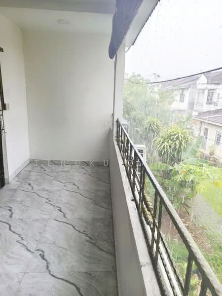 2-storey Terraced House for Sale in Subang Jaya (Selangor) - Tengku Zairi - Balcony - PropertyGuru.com.my