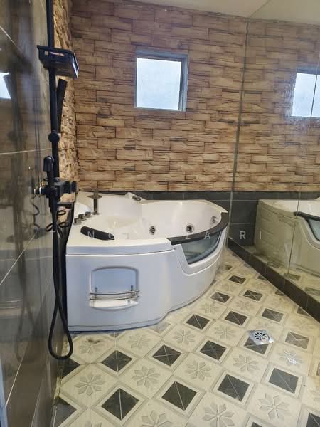 2-storey Terraced House for Sale in Subang Jaya (Selangor) - Tengku Zairi - Bathroom - PropertyGuru.com.my