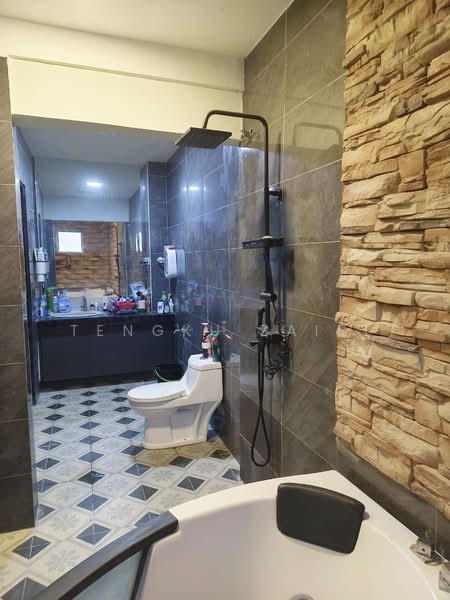 2-storey Terraced House for Sale in Subang Jaya (Selangor) - Tengku Zairi - Bathroom - PropertyGuru.com.my