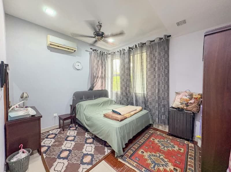 Bandar Baru Enstek, Nilai untuk Untuk Dijual - RM 1,800,000, Mac 2026 - Bedroom - PropertyGuru.com.my
