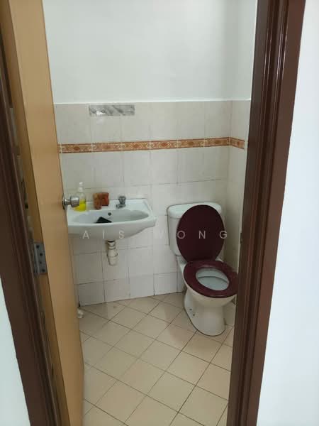 1-storey Terraced House for Rent in Taman Setia Indah (Tebrau) - Ais Wong - Bathroom - PropertyGuru.com.my