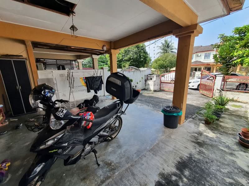 Terraced House for Sale in Seri Kembangan (Selangor) - Tengku Zairi - Exterior - PropertyGuru.com.my