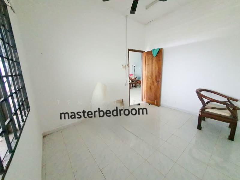 Taman Selasih Lukut Port Dickson untuk Untuk Dijual - RM 220,000, Feb 2026 - Master Bedroom - PropertyGuru.com.my