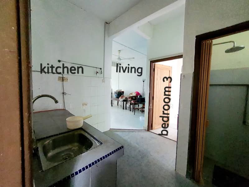 Taman Selasih Lukut Port Dickson untuk Untuk Dijual - RM 220,000, Feb 2026 - Kitchen - PropertyGuru.com.my