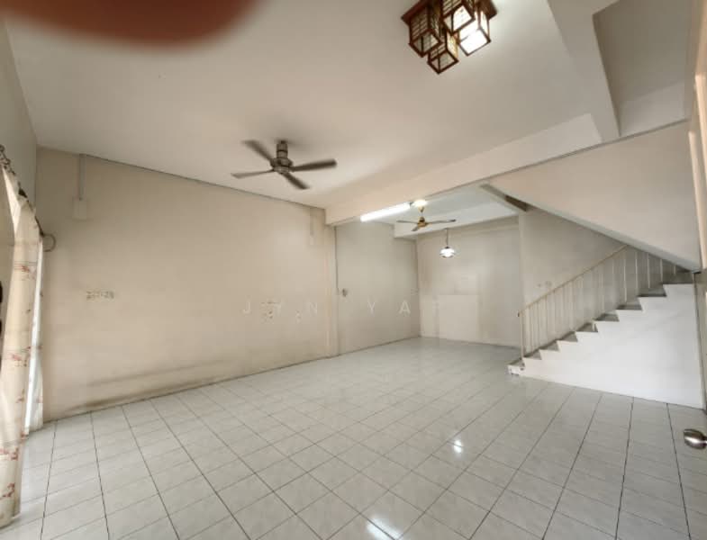Rumah Teres 2 Tingkat untuk Dijual di Bukit Setongkol (Kuantan) - Jyn Yap - Living Room - PropertyGuru.com.my
